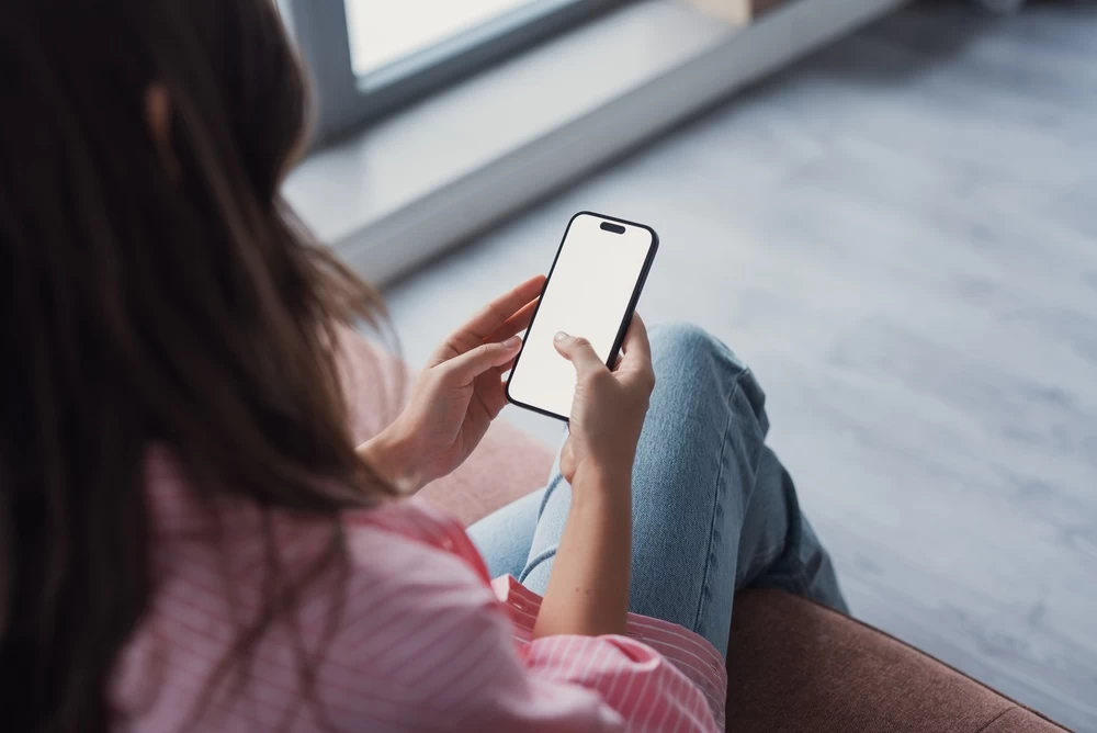 Čechům ubývá na výplatní pásce jedna položka, o které vůbec netuší. Stačí 1 telefonát a mají o 380 Kč víc