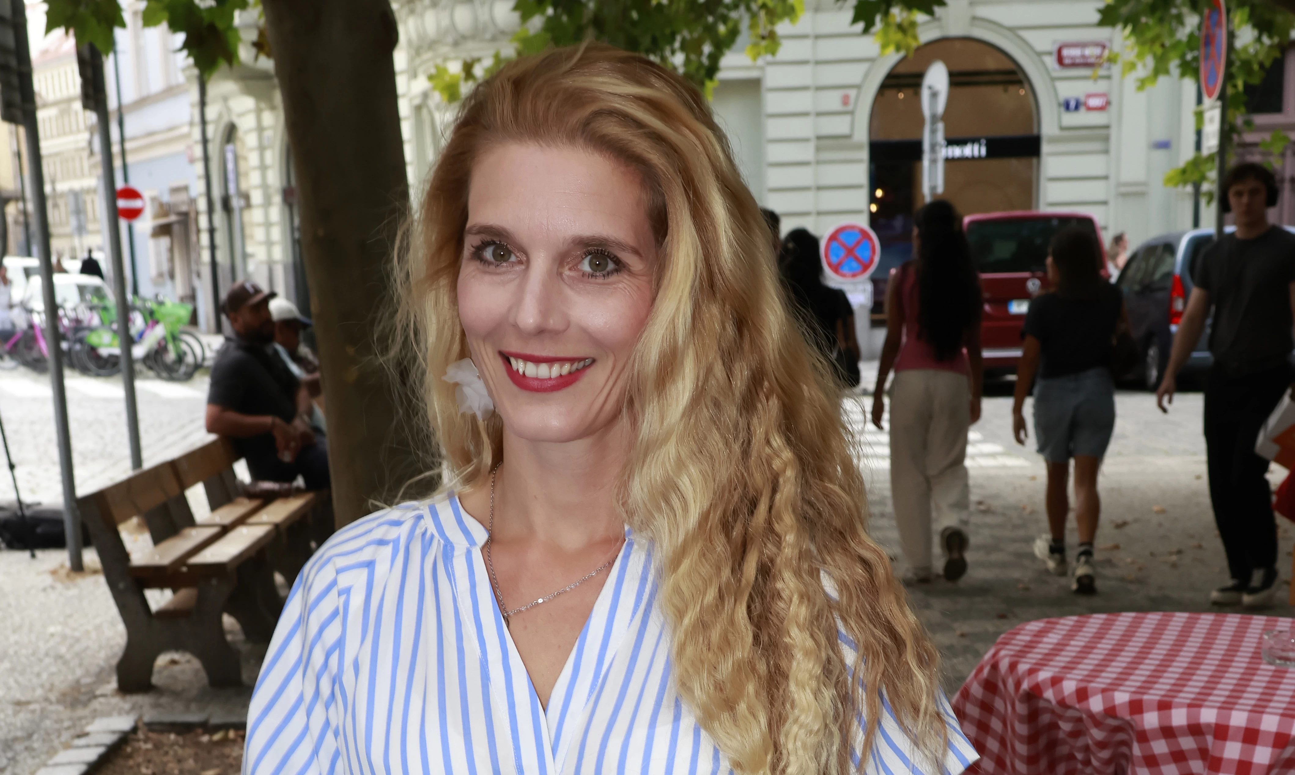 Po deseti letech se hvězda seriálu Ulice vdala. Prozradila detaily o předmanželské smlouvě