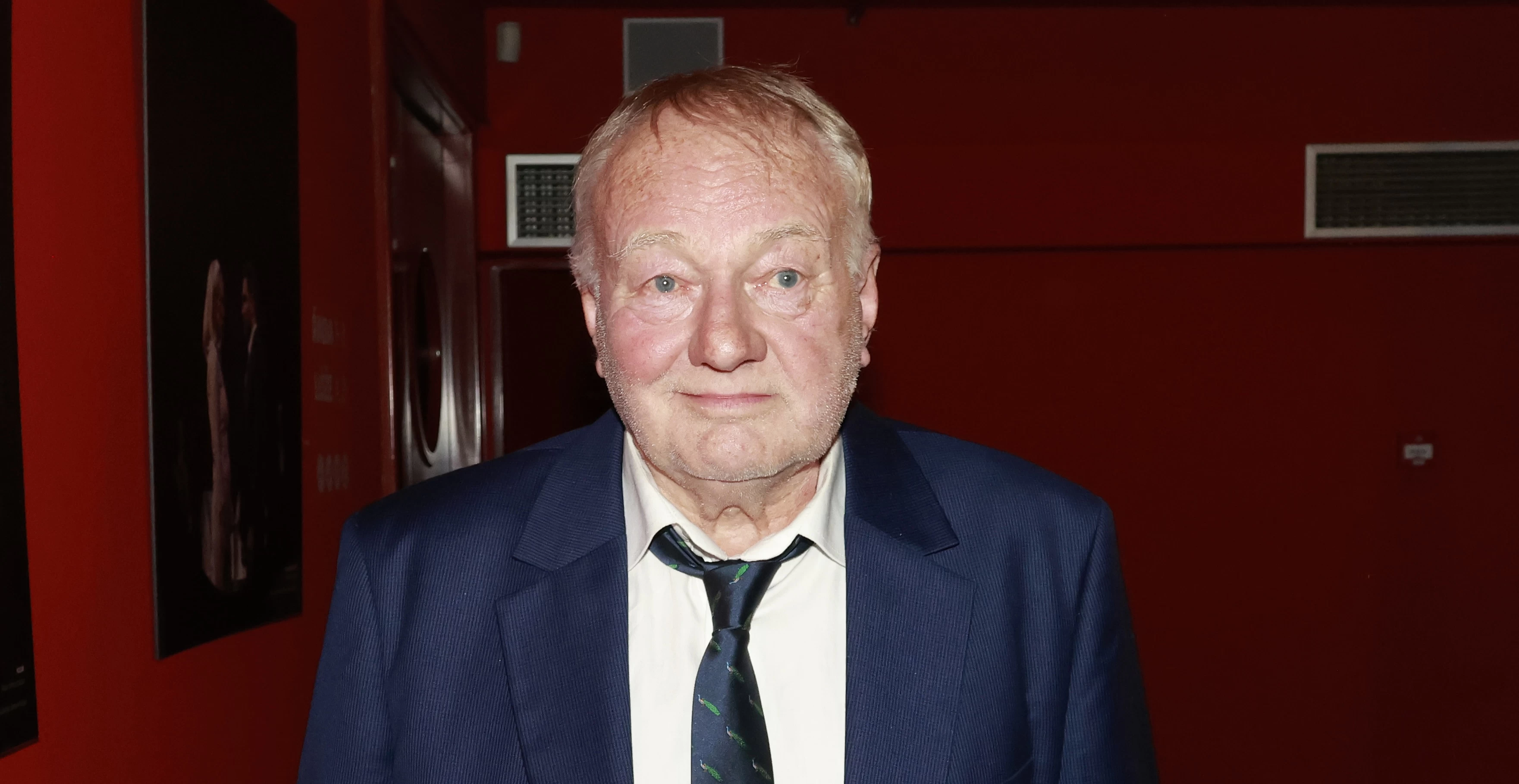 Luděk Sobota žije na místě, které si vysnil už jako kluk. Za zdmi jeho vily se ukrývá to, co už nikde jinde neuvidíte