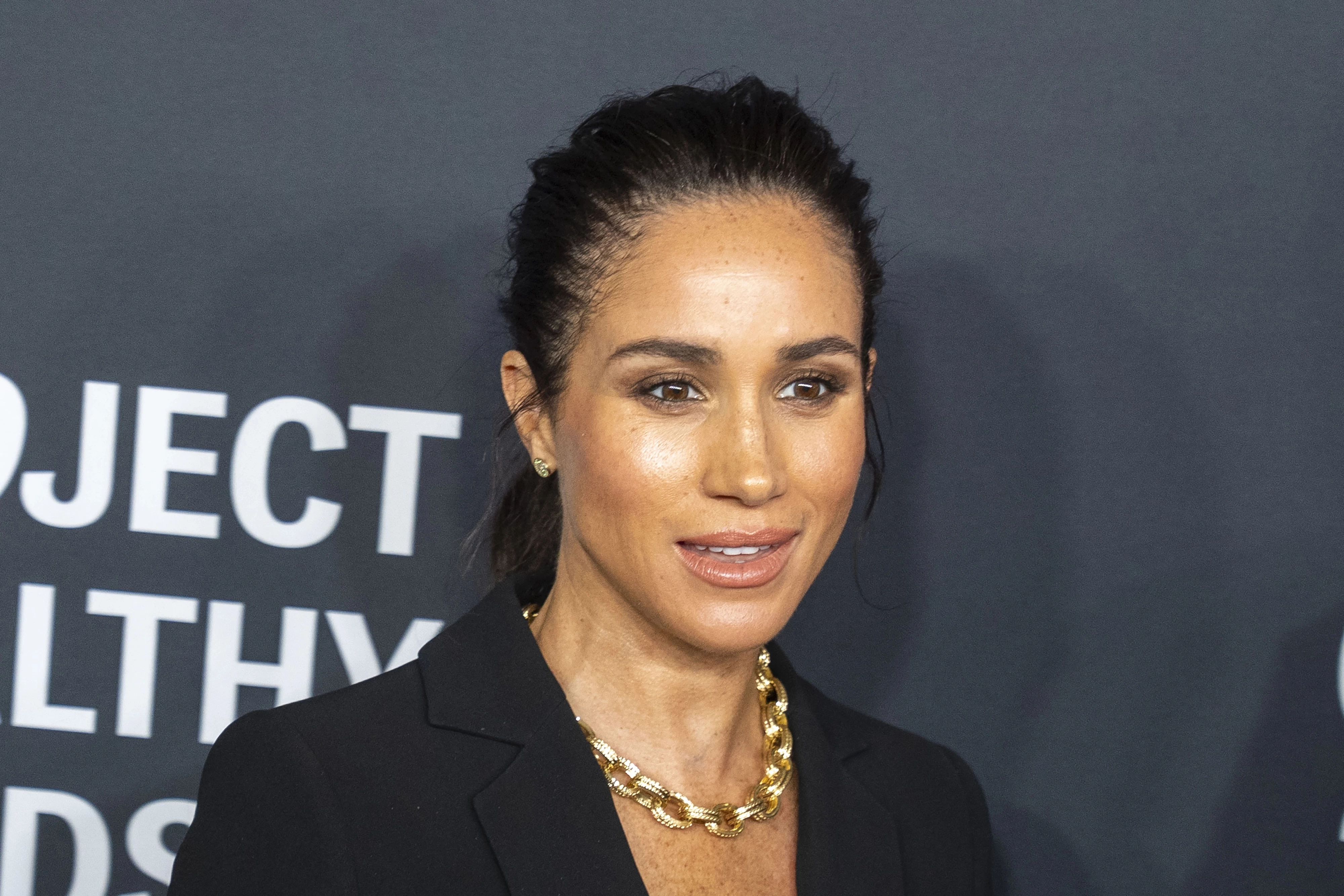 Meghan Markle ukázala první záběry rodiny po návratu do Británie. Pozornost vzbudil sedmiletý Archie
